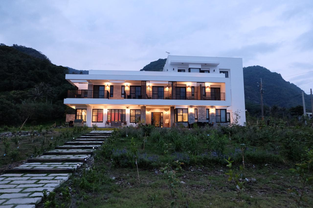 Moonlit Seaview Homestay Tungho Kültér fotó